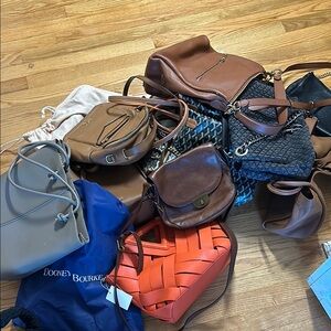 Assorted women’s bag listing coming soon!